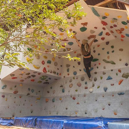 לינה וארוחת בוקר לוס סאנטוס Refugio La Roca מראה חיצוני תמונה