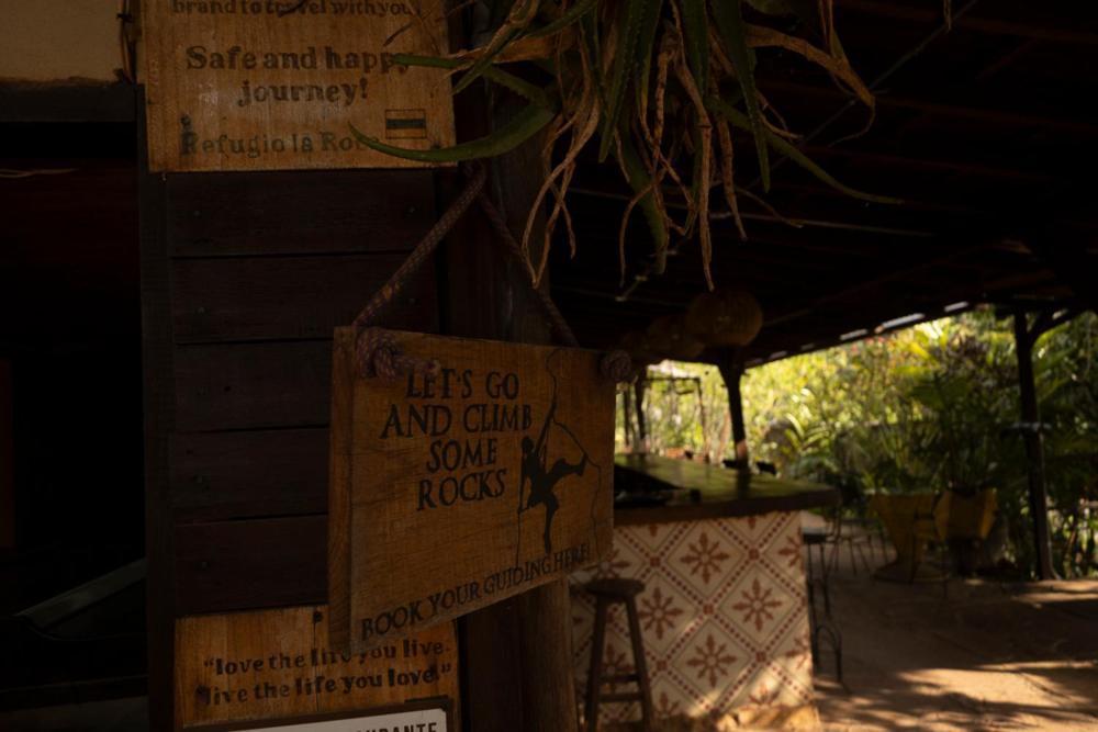 לינה וארוחת בוקר לוס סאנטוס Refugio La Roca מראה חיצוני תמונה